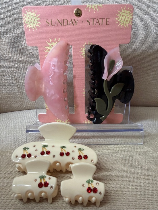 Sunday State Accessories - Sunday State Pink & Cream Decorative Hair Claw Clip Set